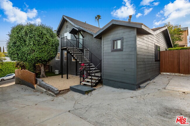 Building Photo - 2217 Scott Ave