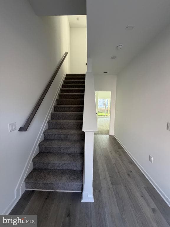 Building Photo - 40 Basswood St