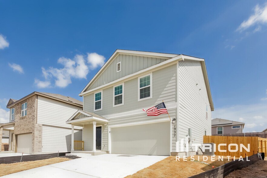 Primary Photo - 1932 Bluethroat