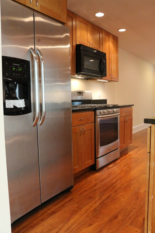 Kitchen - 1641 Irving St NW