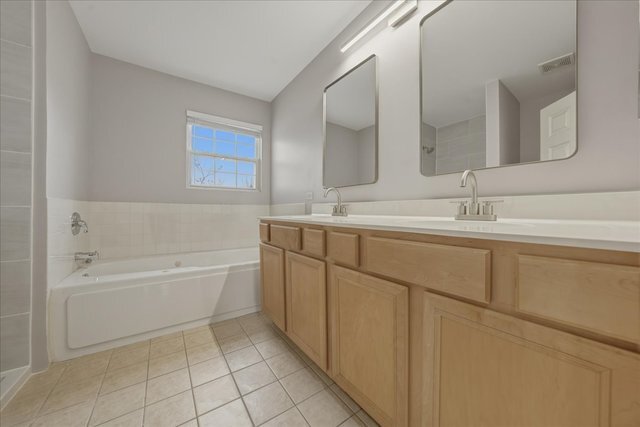 Building Photo - 3385 St Michel Ct