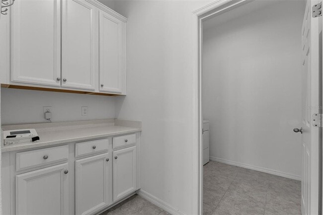 Building Photo - 12676 Salomon Cove Dr