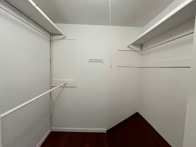 Building Photo - 2047 Montecito Ave