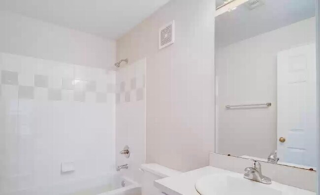 Building Photo - 13810 Sutton Park Dr N