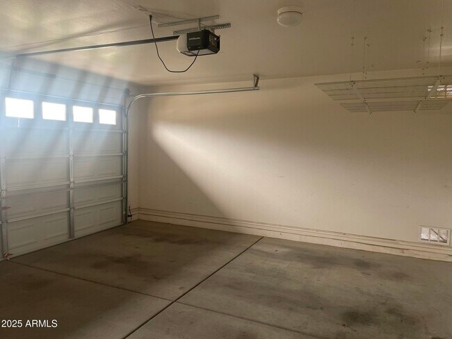 Building Photo - 3890 E Perkinsville St