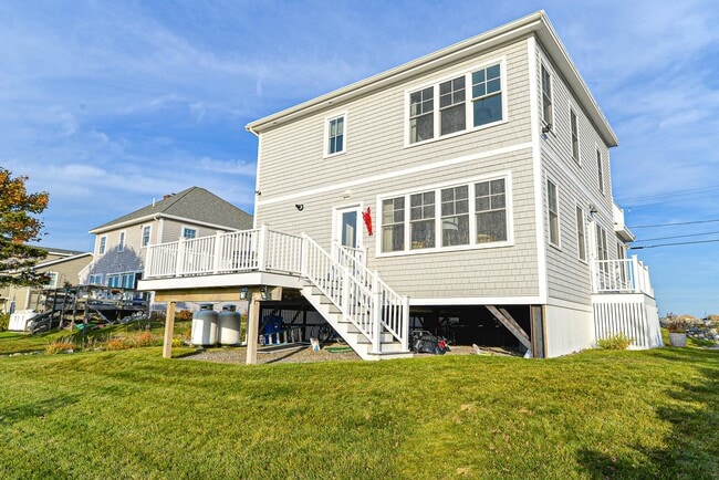 Building Photo - 1647 Ocean Blvd
