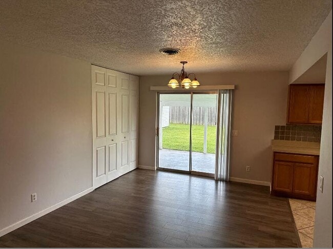 Building Photo - 2100 Cheryl Ct