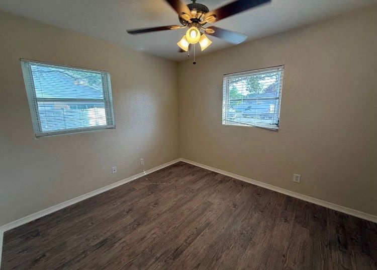 Building Photo - 3253 Little Sound Dr