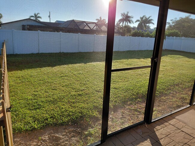 Building Photo - 3513 SE 22nd Ave