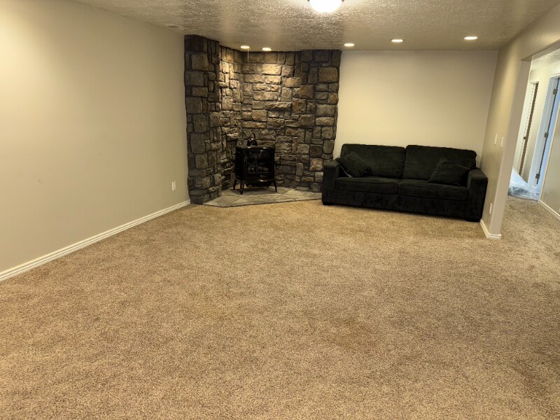 Building Photo - 1008 Rambouillet Dr