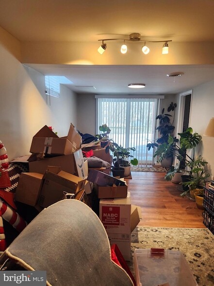 Building Photo - 6345 Piney Ridge Dr