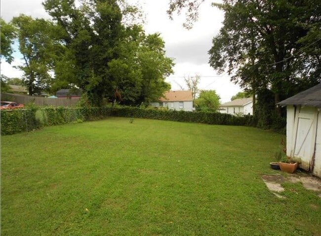 Building Photo - 2 BED 1 BATH WOODBINE COTTAGE