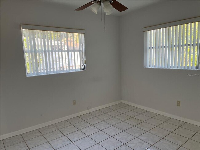 Building Photo - 1721 Eaton Dr