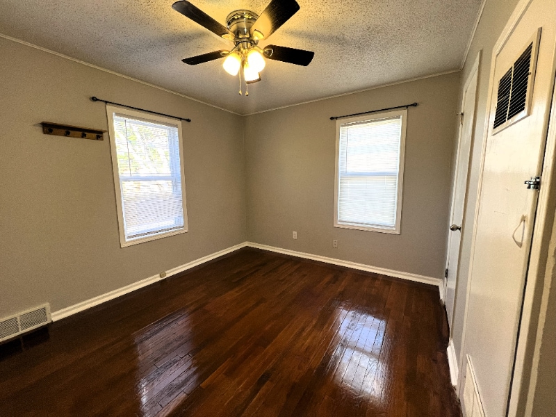Building Photo - 1722 W Regal St