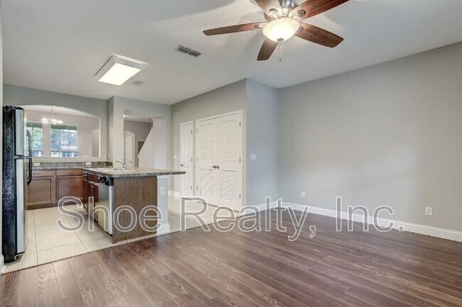 Building Photo - 4220 Plantation Oaks Blvd