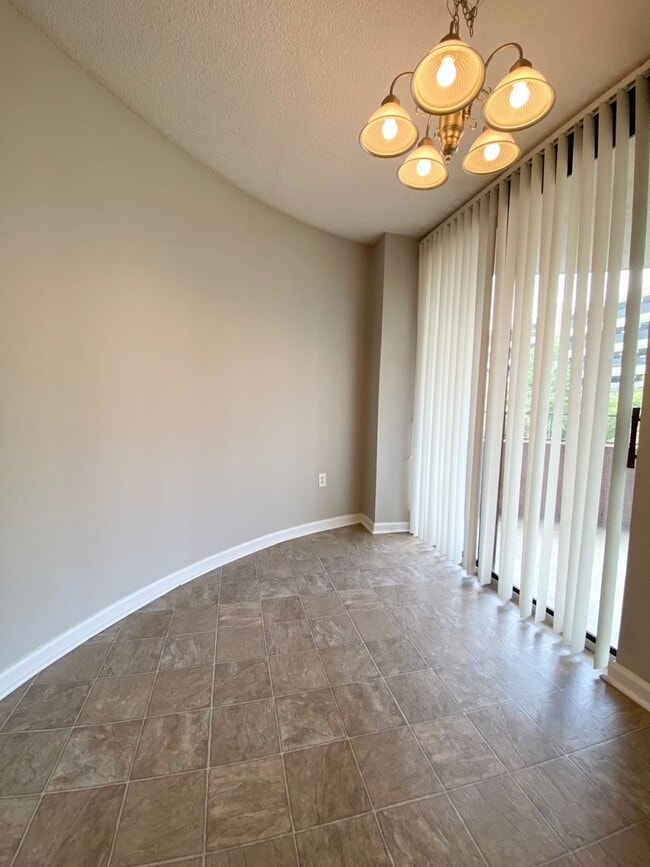 Building Photo - wh212