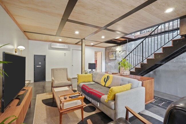 Building Photo - 21549 Summit Trail