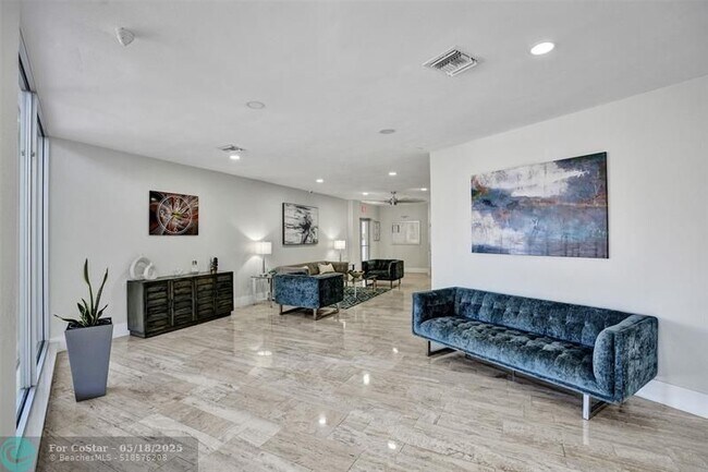 Building Photo - 301 N Ocean Blvd