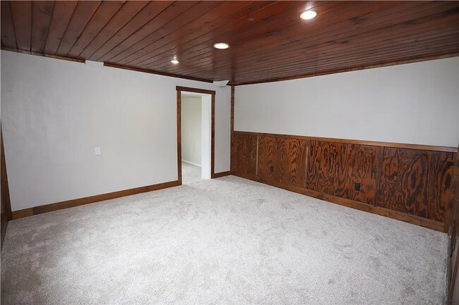 Building Photo - 305 Chestnut St