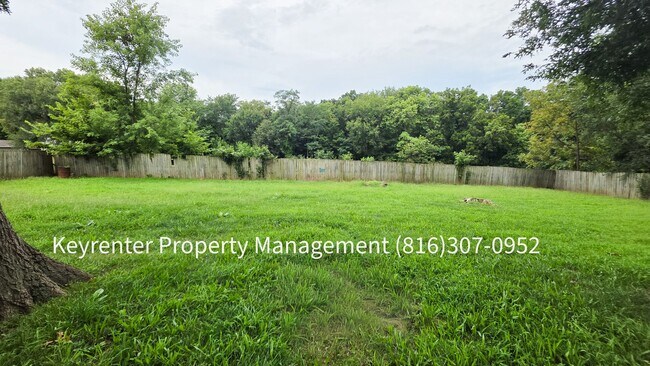 Building Photo - 202 N Paul Dr