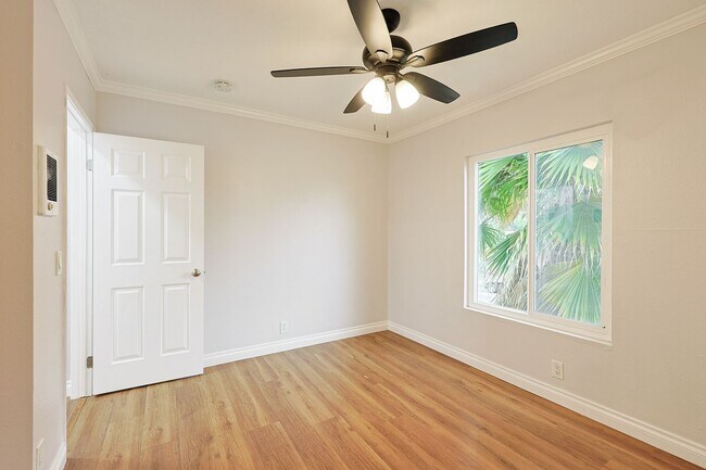 Building Photo - 2-Bed, 1.5-Bath Condo in Convenient El Cajon Location