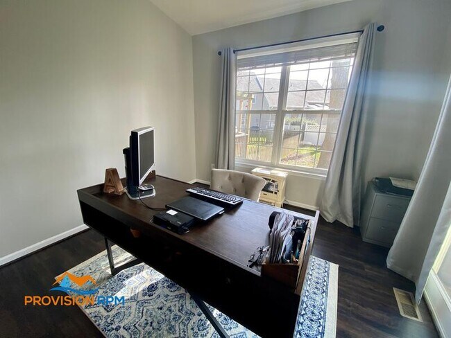 Building Photo - 106 Hanson Ct