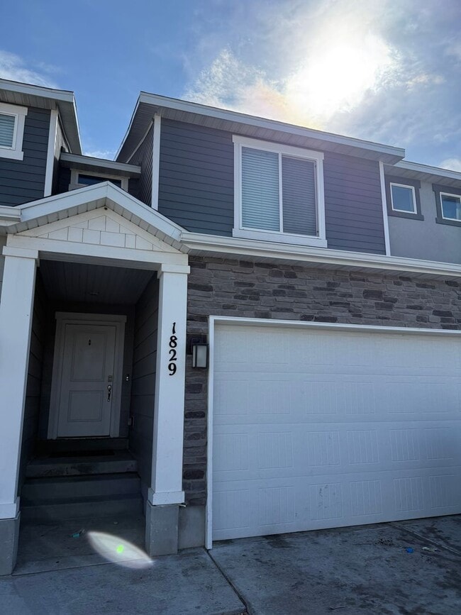 Building Photo - Gorgeous home in Payson, UT  Open house this Saturday 5/2/2026  12-1 pm  Come see.