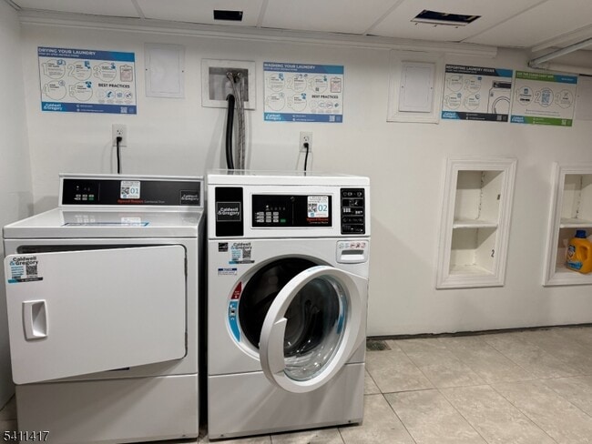 Building Photo - 139 Ray St