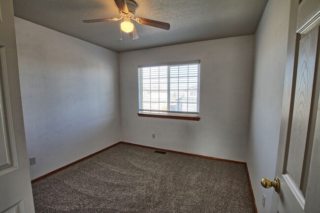Building Photo - 4 bed 3.5 bath Founders home