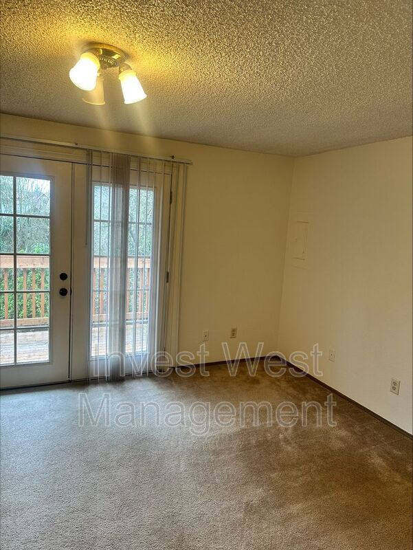 Building Photo - 14017 NE Keyes Ct