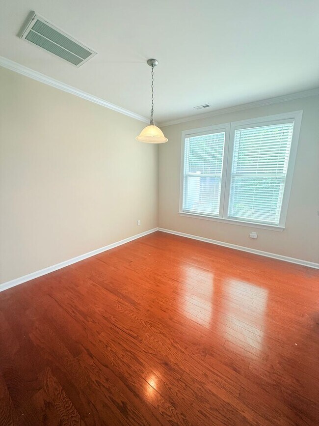 Building Photo - Beautiful Providence Place Townhome Near RTP & RDU – Pool Community!