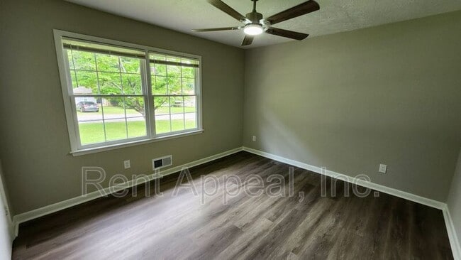 Building Photo - 1007 Strawberry Ln