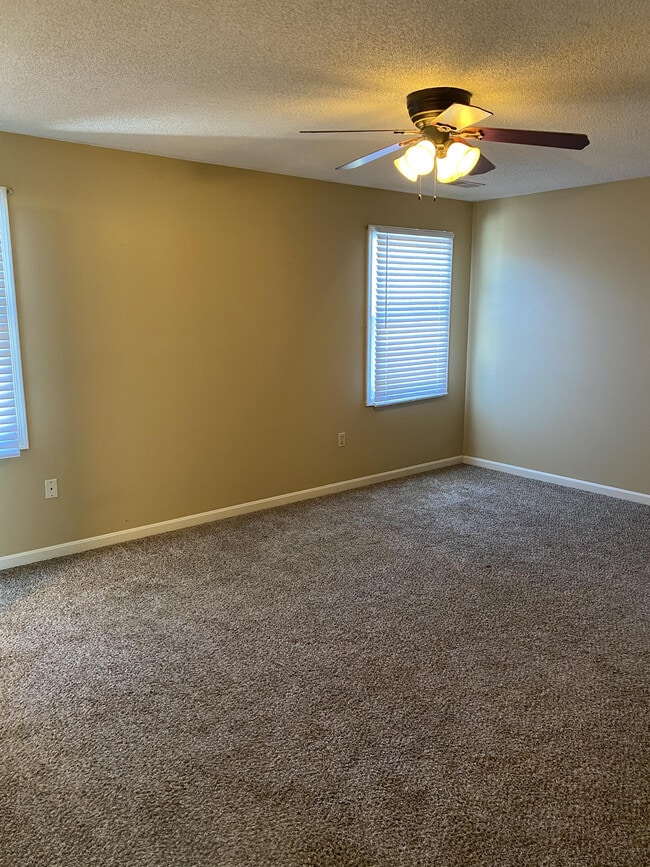 Building Photo - 113 Senseny Glen Dr