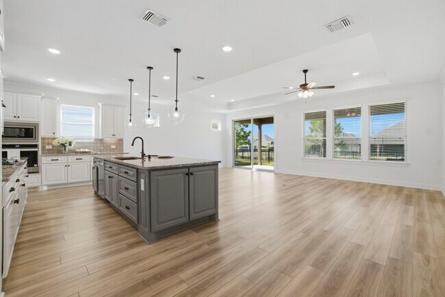 Building Photo - 9727 Rockwell Dr