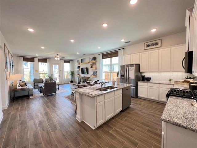 Building Photo - 1323 Beach Blvd