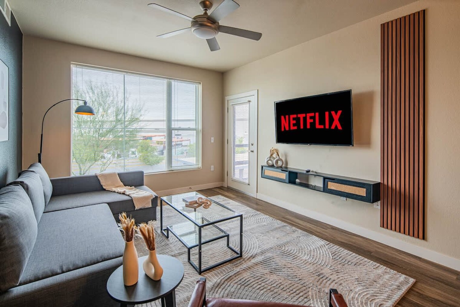 Building Photo - 1890 S Country Club Way