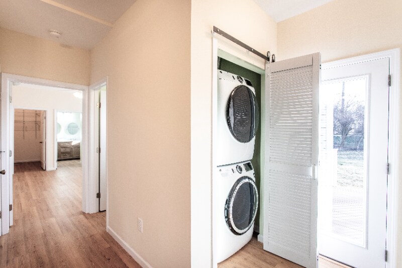 Building Photo - 4487 Straight Arrow Rd