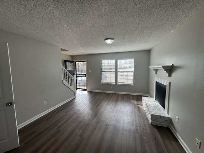 Building Photo - 3546 Christine Rd