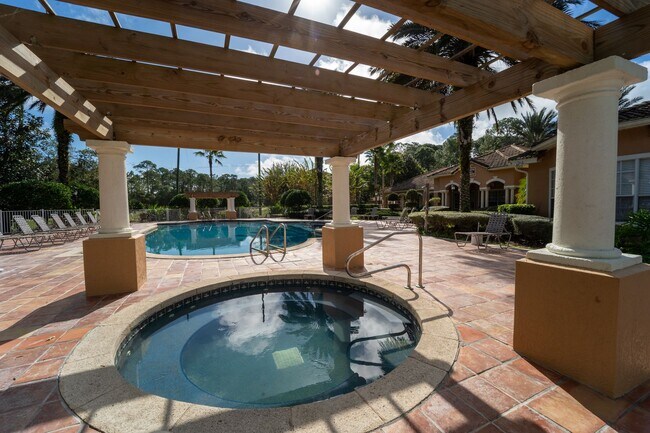 Building Photo - 3/2 Apartment with Garage