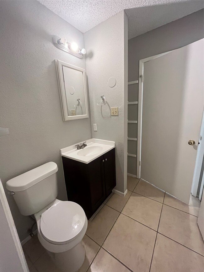 Building Photo - 13643 Vickston Ln