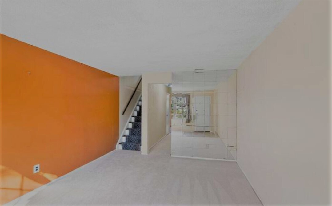 Building Photo - 68 Park Vallei Ln
