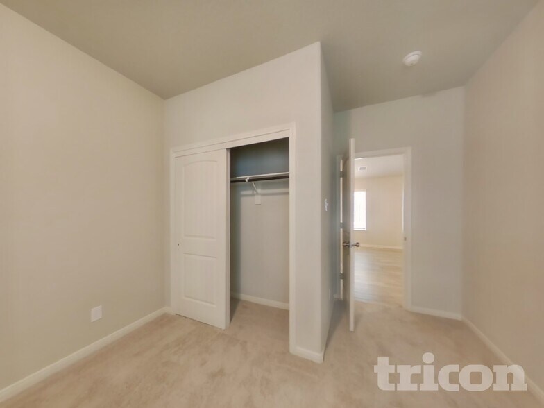 Building Photo - 9834 Gln Brk Ln