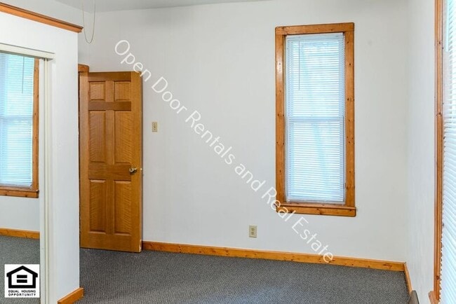 Building Photo - 3112 Thompson Ave