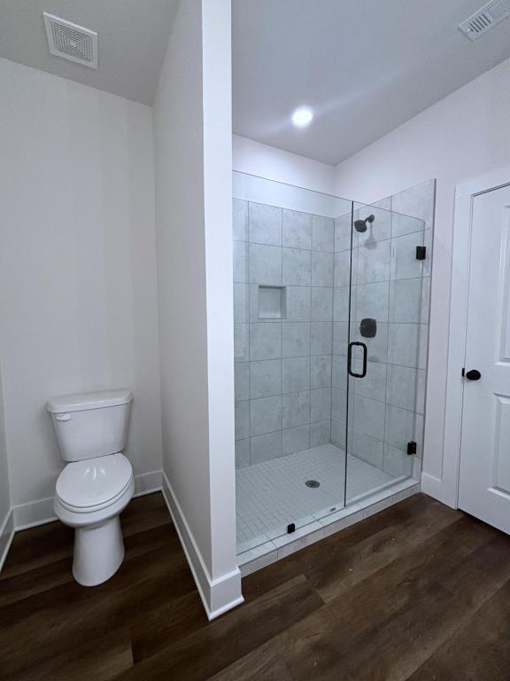 Building Photo - 74 Village Ct