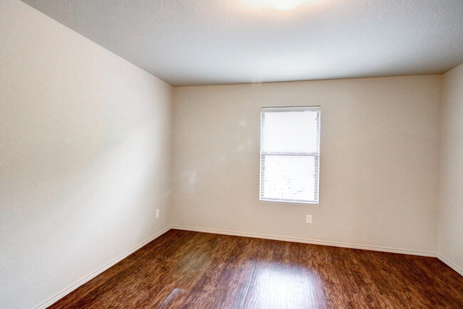 Building Photo - Aspen Park West - 2818 Aspen Meadow, San A...