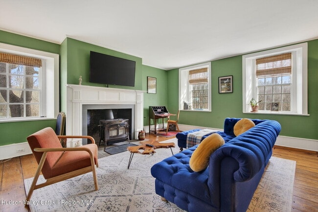 Building Photo - 48 Oak Rd