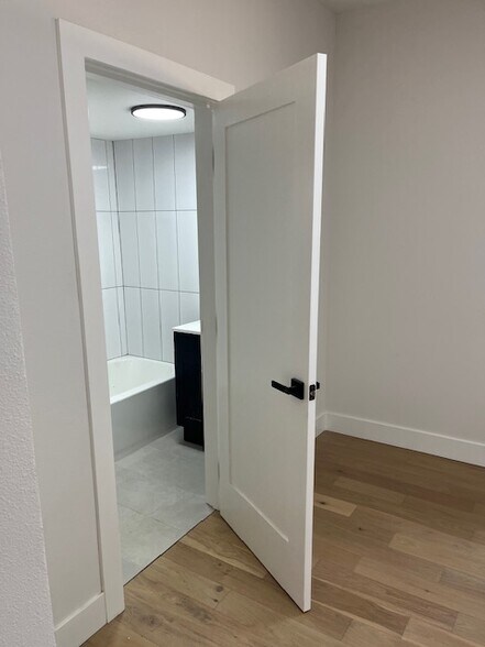 Ensuite Bathrooms - 636 NE Prescott St