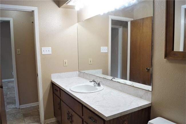 Building Photo - 101 Stubblefield Dr