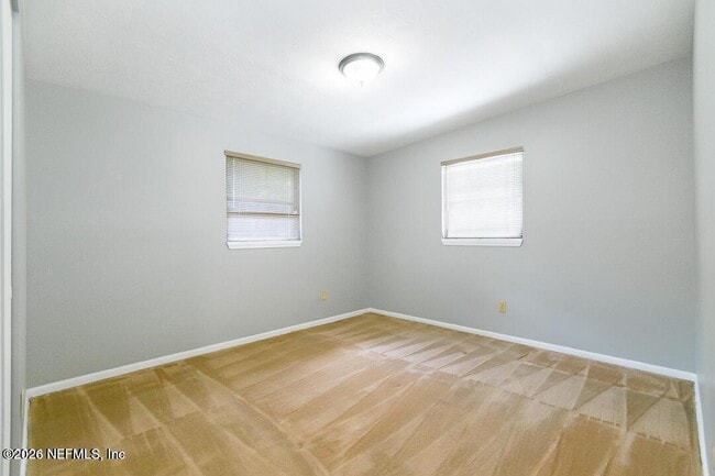 Building Photo - 284 E 47th St