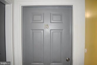 Building Photo - 1121 Stanley Ave